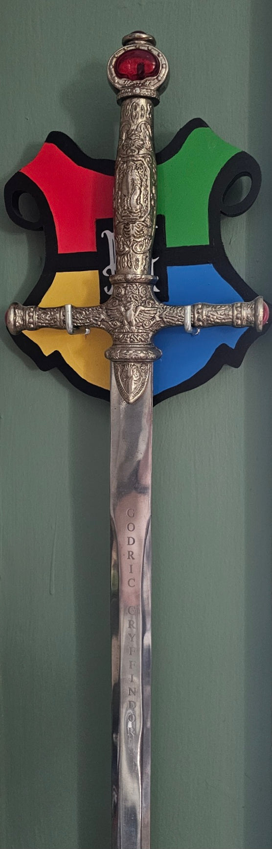 Hogwars Crest Sword Hanger - Harry Potter